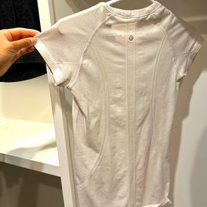 Lululemon swiftly tech!
